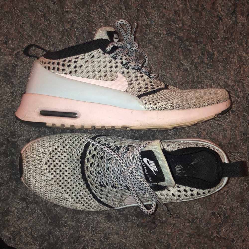 Flyknit Air Max Theta Ultra - Picture 2 of 4